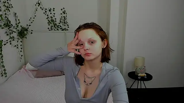 Snapshot of Charlotte_Stee chatting on July 6, 2026, 2:40 am Charlotte Stee online show from July 6, 2026, 2:40 am