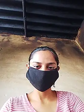 Snapshot of x_priya chatting on April 7, 2026, 7:10 am x priya online show from April 7, 2026, 7:10 am