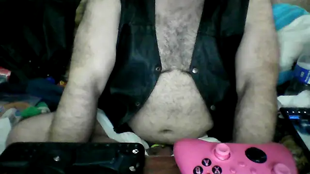 Snapshot of BriTheTopBear chatting on May 17, 2026, 5:07 am BriTheTopBear online show from May 17, 2026, 5:07 am