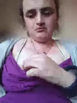 Snapshot of AnabelBexley chatting on May 17, 2026, 4:07 pm AnabelBexley online show from May 17, 2026, 4:07 pm