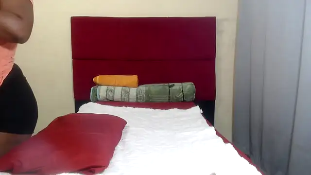 Snapshot of SexyBooty_xx chatting on May 1, 2026, 9:25 am SexyBooty xx online show from May 1, 2026, 9:25 am