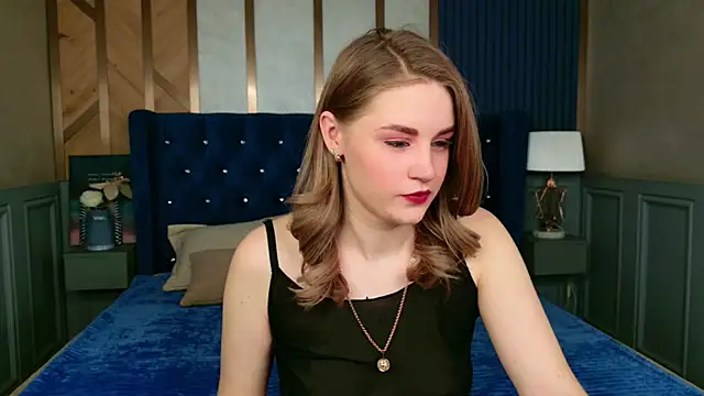 Snapshot of Molly_Voses chatting on April 30, 2026, 8:38 pm Molly Voses online show from April 30, 2026, 8:38 pm