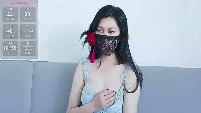 Lumi-ee online show from April 11, 2026, 2:19 am