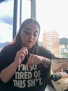 Snapshot of ziara_white chatting on April 7, 2026, 7:48 pm ziara white online show from April 7, 2026, 7:48 pm