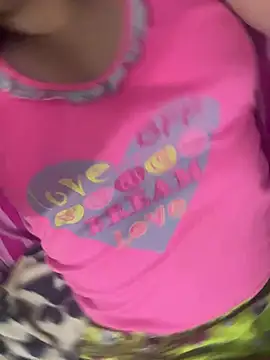 Snapshot of Sexy_mia_outdoorss chatting on April 8, 2026, 6:59 am Sexy mia outdoorss online show from April 8, 2026, 6:59 am