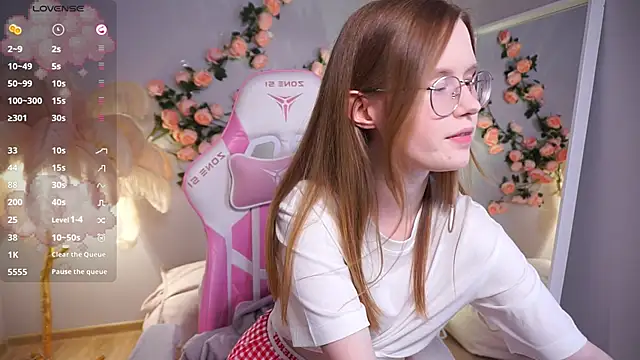 Snapshot of More_Sonne chatting on June 5, 2026, 2:01 pm More Sonne online show from June 5, 2026, 2:01 pm
