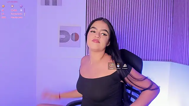 Snapshot of sophia__taylor chatting on May 23, 2026, 1:21 pm sophia taylor online show from May 23, 2026, 1:21 pm