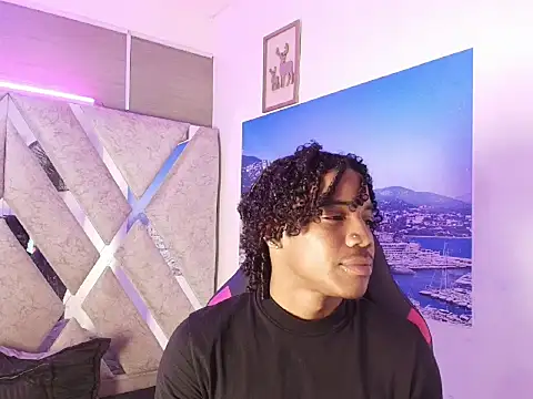 Snapshot of axel_silva4 chatting on May 15, 2026, 7:45 pm axel silva4 online show from May 15, 2026, 7:45 pm