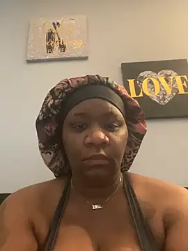amberchill26 online show from June 12, 2026, 1:42 pm
