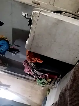 Raianaferreira online show from April 14, 2026, 2:11 pm