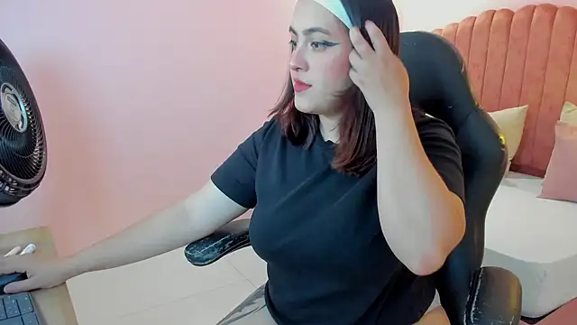 Snapshot of lilaa_sky chatting on May 29, 2026, 11:49 am lilaa sky online show from May 29, 2026, 11:49 am