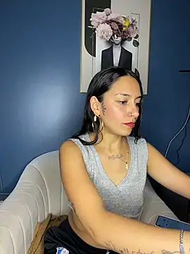 DulceLatinaxo online show from April 8, 2026, 8:21 pm