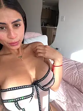 lunasex06 online show from April 7, 2026, 12:51 pm