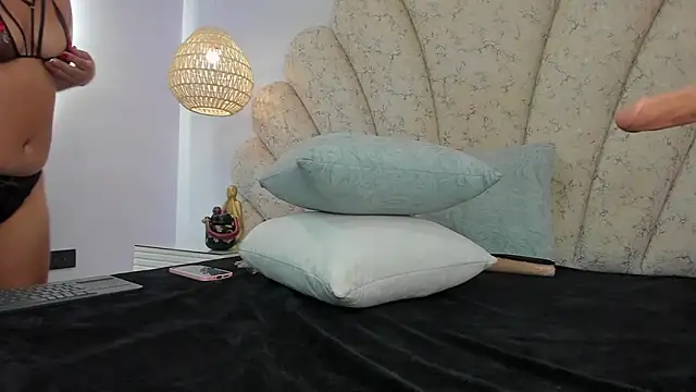 Snapshot of zoe_blosson chatting on May 13, 2026, 2:40 am zoe blosson online show from May 13, 2026, 2:40 am