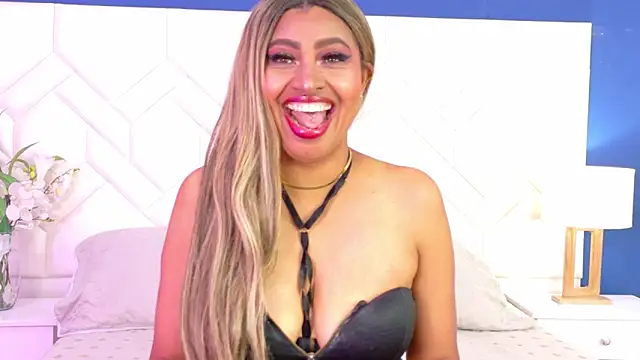 Snapshot of Kiara_Parker_ chatting on May 16, 2026, 8:41 pm Kiara Parker online show from May 16, 2026, 8:41 pm