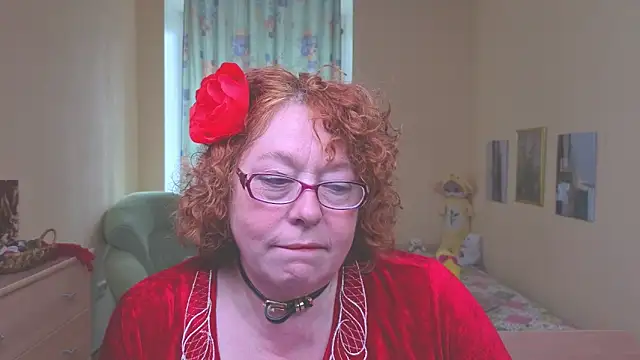 Snapshot of Fara_Flutte chatting on May 11, 2026, 7:54 am Fara Flutte online show from May 11, 2026, 7:54 am