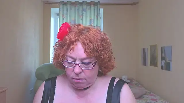 Snapshot of Fara_Flutte chatting on May 6, 2026, 5:11 am Fara Flutte online show from May 6, 2026, 5:11 am