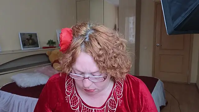 Snapshot of Fara_Flutte chatting on May 17, 2026, 10:37 am Fara Flutte online show from May 17, 2026, 10:37 am