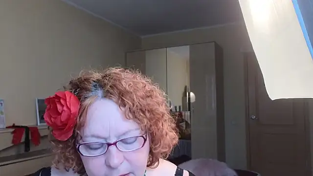 Snapshot of Fara_Flutte chatting on May 14, 2026, 5:15 am Fara Flutte online show from May 14, 2026, 5:15 am