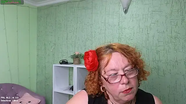 Snapshot of Fara_Flutte chatting on July 6, 2026, 10:11 am Fara Flutte online show from July 6, 2026, 10:11 am