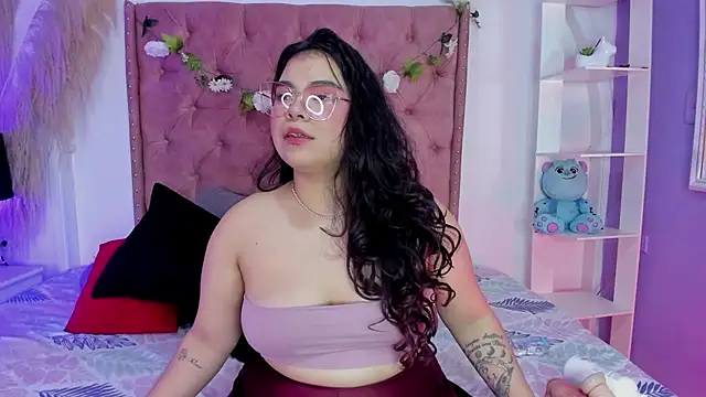Snapshot of ROSELEI_ chatting on May 3, 2026, 9:14 am ROSELEI online show from May 3, 2026, 9:14 am