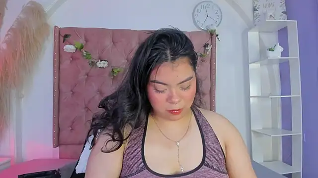 Snapshot of ROSELEI_ chatting on May 13, 2026, 1:29 pm ROSELEI online show from May 13, 2026, 1:29 pm