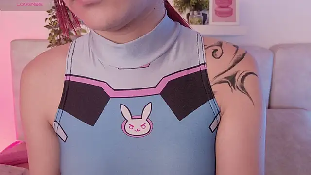 Hanni Dulce  online show from April 9, 2026, 12:22 pm