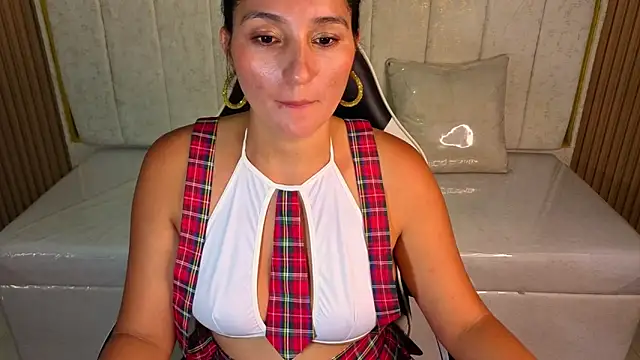 Alisson tx  online show from April 8, 2026, 9:49 pm