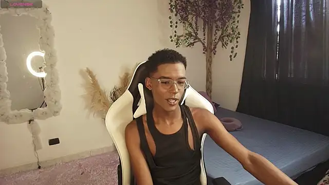 Snapshot of IamAndrey chatting on April 13, 2026, 3:27 pm IamAndrey online show from April 13, 2026, 3:27 pm