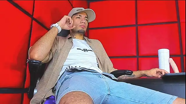 Daniel huge22 online show from May 11, 2026, 3:19 am