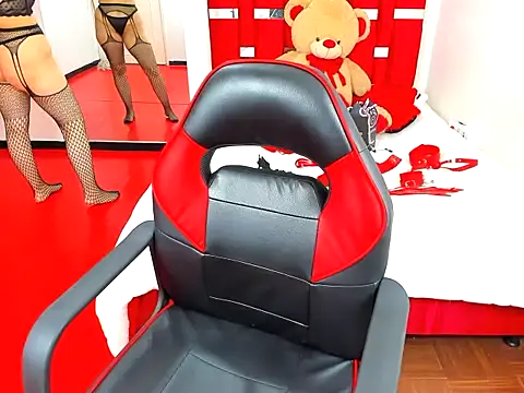 scarlett red 1 online show from April 16, 2026, 5:36 pm