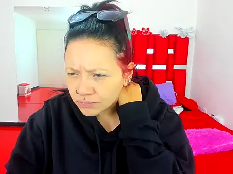 Snapshot of scarlett_red_1 chatting on May 26, 2026, 4:38 pm scarlett red 1 online show from May 26, 2026, 4:38 pm