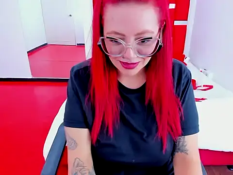 Snapshot of scarlett_red_1 chatting on April 16, 2026, 9:39 pm scarlett red 1 online show from April 16, 2026, 9:39 pm