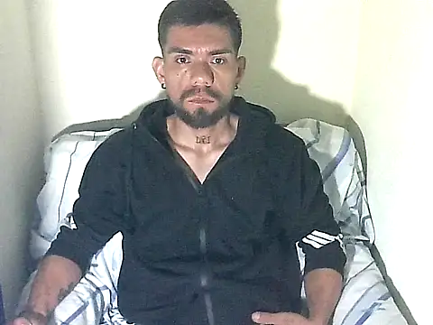 Snapshot of thomas2wood chatting on July 12, 2026, 1:28 am thomas2wood online show from July 12, 2026, 1:28 am