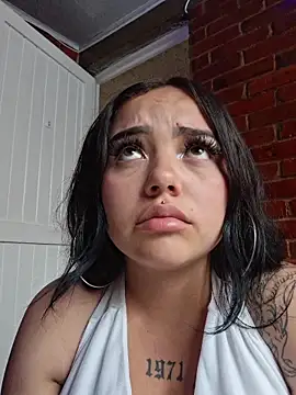 Kitty 79 online show from April 9, 2026, 8:26 pm