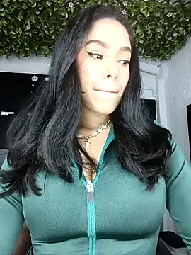Snapshot of BrendaBloom_ chatting on May 7, 2026, 2:49 am BrendaBloom online show from May 7, 2026, 2:49 am