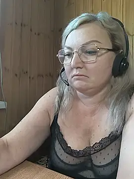 Snapshot of White-Chocolatte chatting on June 5, 2026, 7:03 am White-Chocolatte online show from June 5, 2026, 7:03 am
