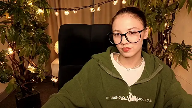 MaryFlorez online show from April 10, 2026, 7:43 pm