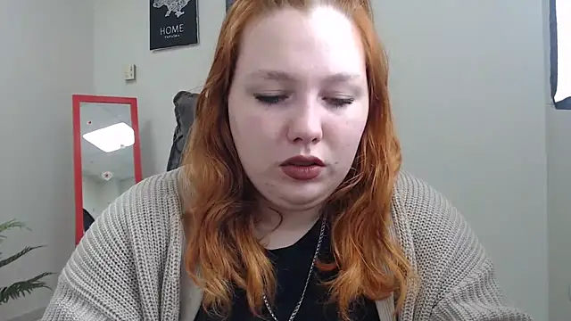 Snapshot of Aillia-Rous chatting on April 17, 2026, 5:54 am Aillia-Rous online show from April 17, 2026, 5:54 am