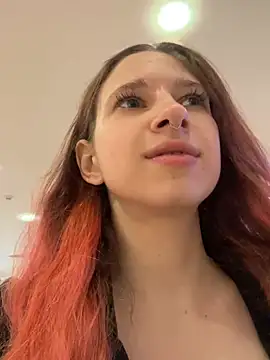 Snapshot of michelle_lovique chatting on May 28, 2026, 7:38 am michelle lovique online show from May 28, 2026, 7:38 am