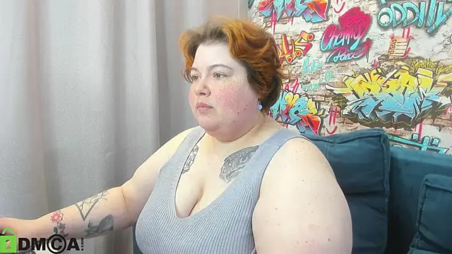 Snapshot of Sew_Sunny chatting on April 18, 2026, 12:57 am Sew Sunny online show from April 18, 2026, 12:57 am