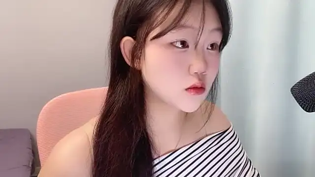 Lilababy00 online show from April 28, 2026, 9:24 am