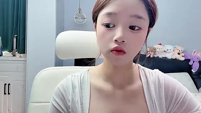 Lilababy00 online show from May 22, 2026, 3:26 am