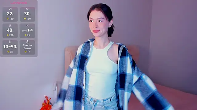 Snapshot of LibbieSchworm chatting on April 14, 2026, 8:41 am LibbieSchworm online show from April 14, 2026, 8:41 am