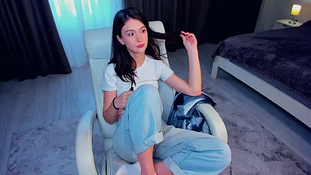 Snapshot of LibbieSchworm chatting on April 11, 2026, 7:45 am LibbieSchworm online show from April 11, 2026, 7:45 am