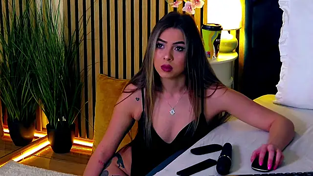 Snapshot of AylinRosee chatting on May 24, 2026, 2:55 am AylinRosee online show from May 24, 2026, 2:55 am