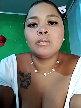Nikita Glam online show from May 2, 2026, 1:44 am