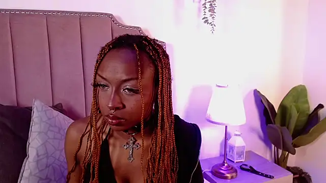 Midnigth bluee online show from April 10, 2026, 3:35 am