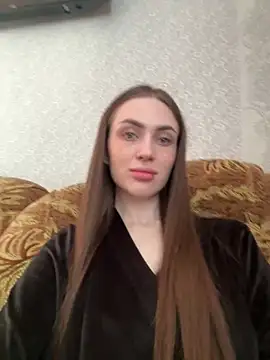 AlinaLove3213 online show from April 17, 2026, 7:00 am