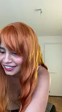 Snapshot of holaRosa chatting on April 30, 2026, 8:57 pm holaRosa online show from April 30, 2026, 8:57 pm